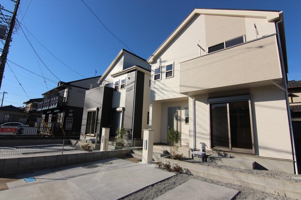 Local appearance photo. Selling local