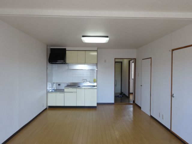 Living and room. 14 Pledge of spacious LDK!