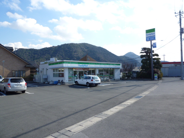 Convenience store. FamilyMart Numazu Shimokanuki store up (convenience store) 100m