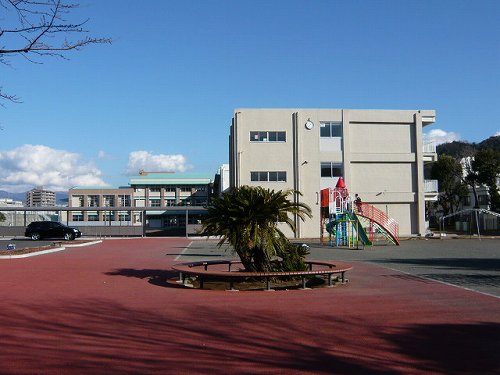 Primary school. 1134m to Numazu Municipal fourth elementary school (elementary school)