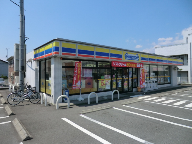 Convenience store. MINISTOP up (convenience store) 360m