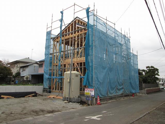 Local photos, including front road. Local (December 26, 2013) Shooting