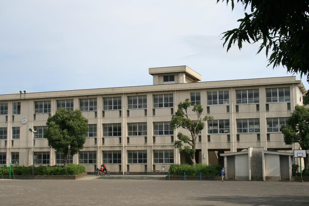 Primary school. 268m to Numazu Univ Okaminami Elementary School