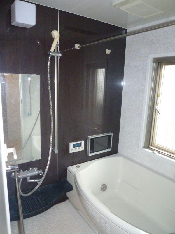 Bathroom. TV, Yes Bathroom Dryer