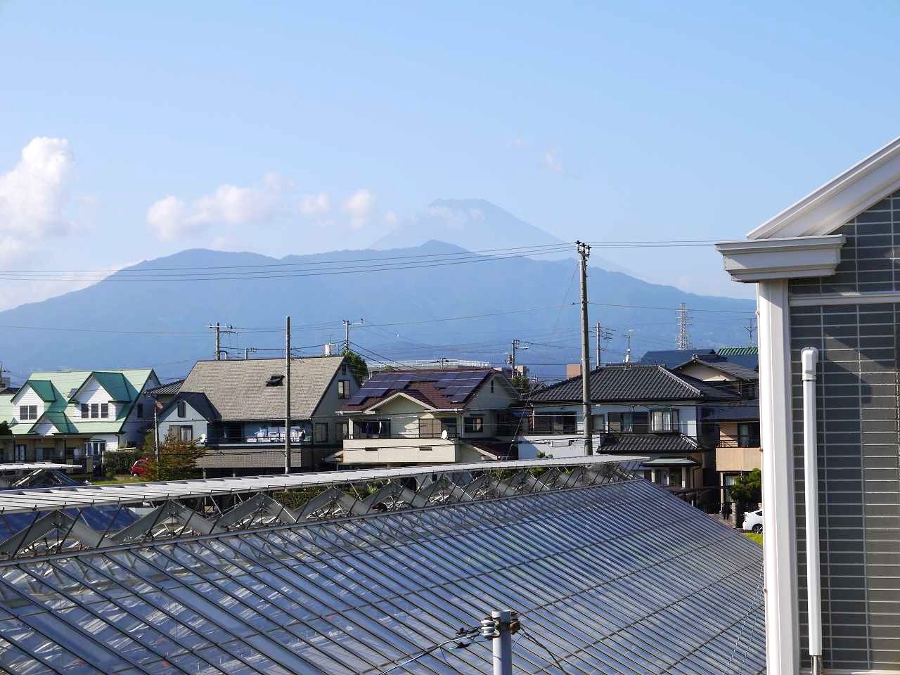 View. Mount Fuji is visible from the veranda
