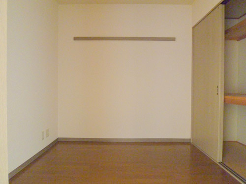 Other room space. Services Room 4.2 tatami rooms.