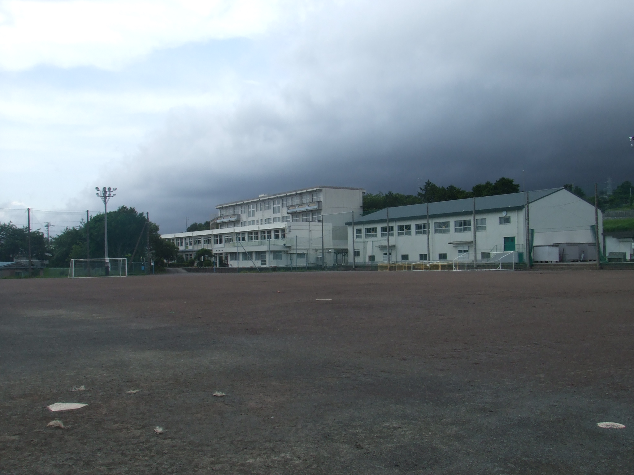 Junior high school. 481m to Numazu Municipal floating island junior high school (junior high school)