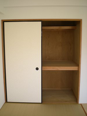 Receipt. Japanese-style closet
