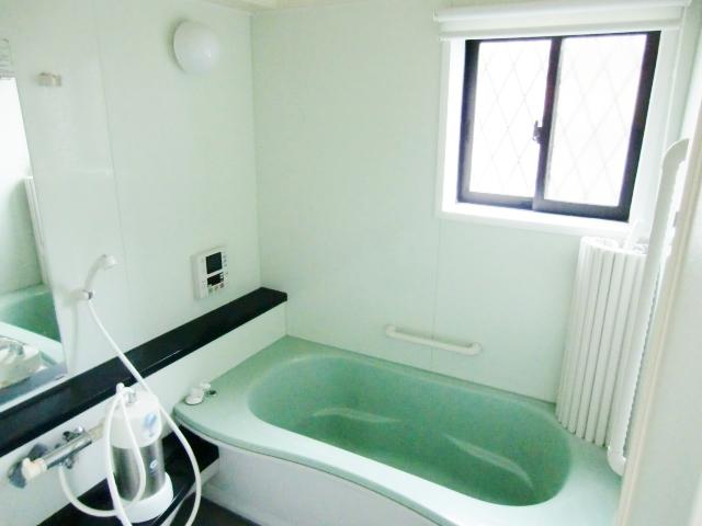 Bathroom. Indoor (10 May 2013) Shooting ※ The reheating panel comes with a TV monitor
