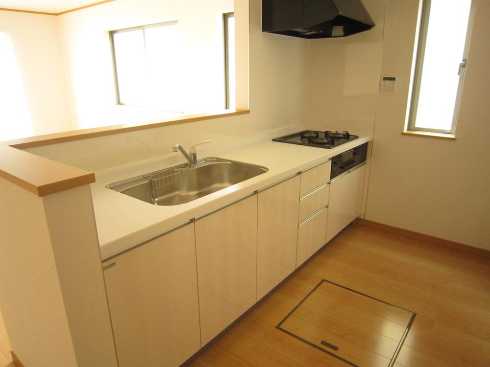 Same specifications photo (kitchen). Same specification kitchen construction cases