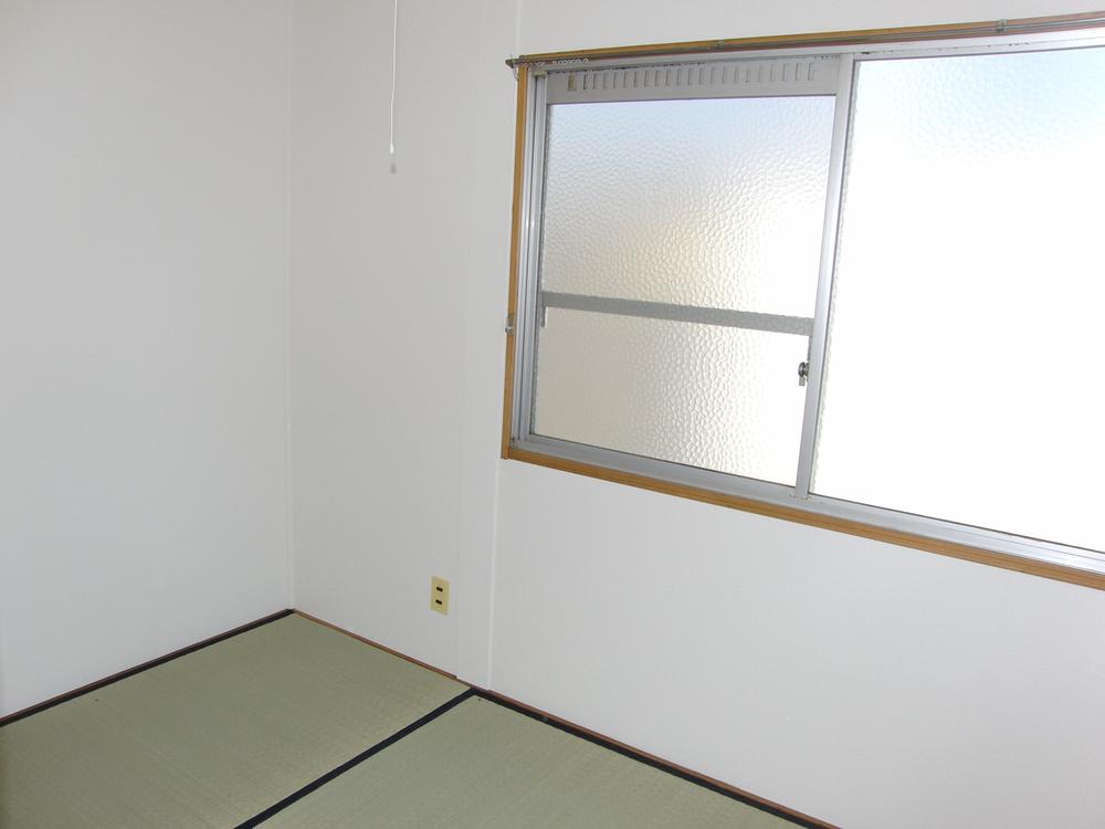 Non-living room. Second floor 3 quires Japanese-style room