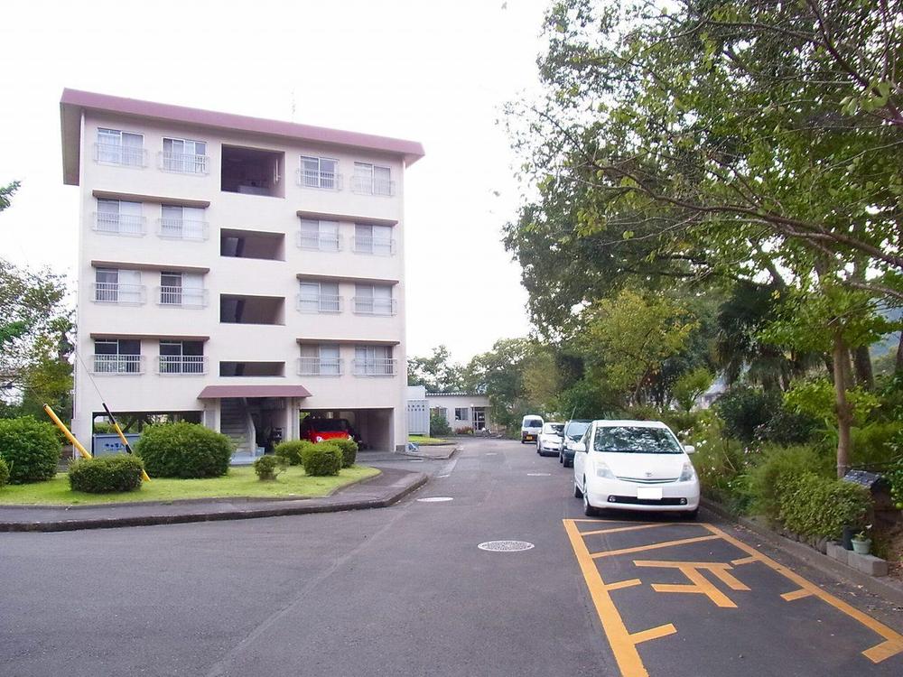 Other common areas. Housing complex in the passage (parking two second is 1,500 yen / Month)