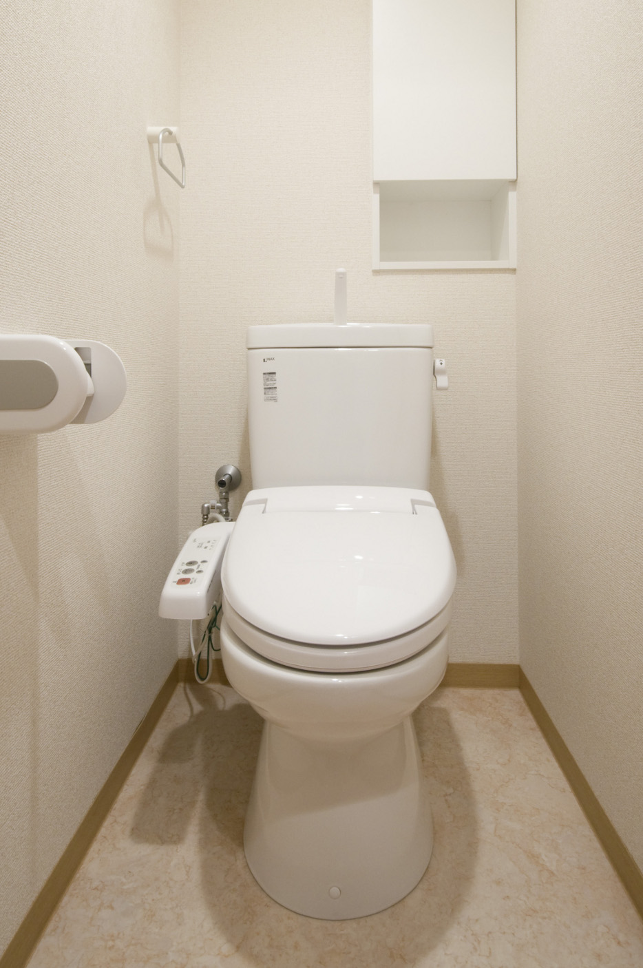 Toilet. Shower toilet Heating toilet seat With storage shelf 24-hour ventilation
