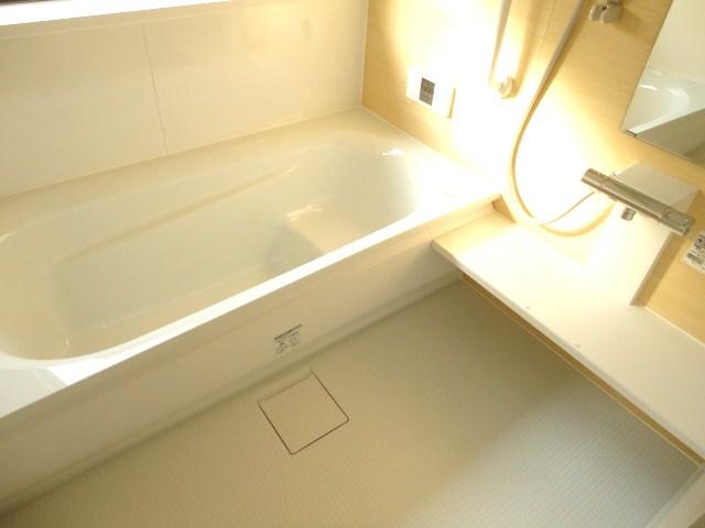 Same specifications photo (bathroom)