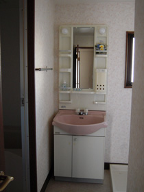 Washroom. Bathroom vanity ・ Laundry Area Available ☆