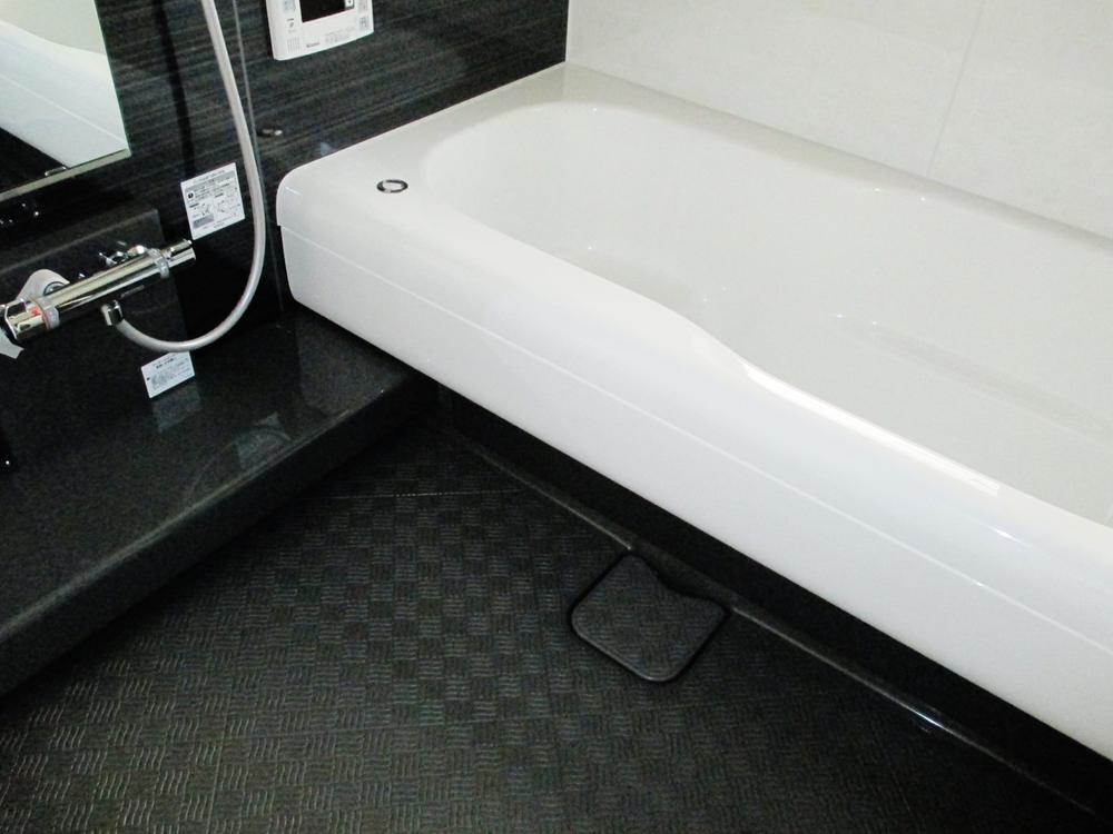 Bathroom. Chic and stylish bathroom ☆
