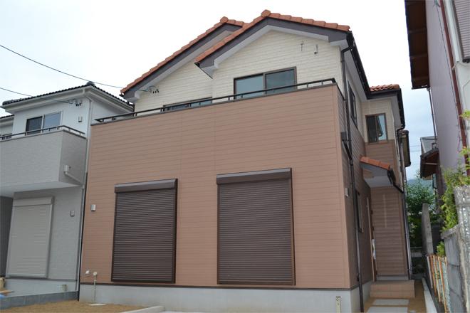 Local appearance photo. Building 2