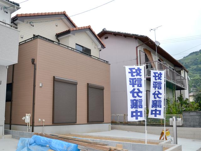 Local appearance photo. Building 2