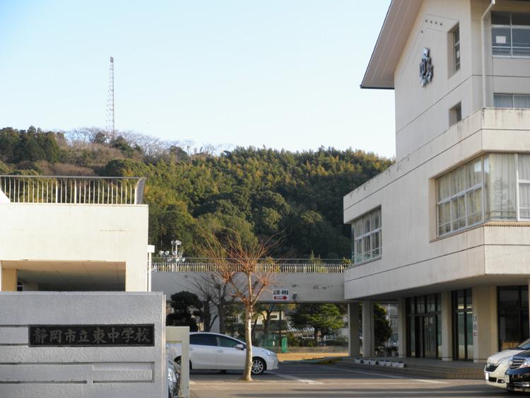 Junior high school. 570m to Shizuoka Tatsuhigashi junior high school