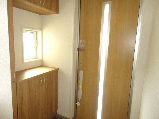 Entrance. Bright entrance ☆