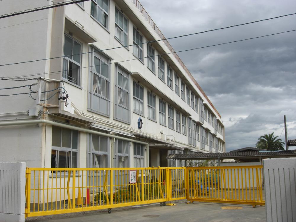 Primary school. 796m to Shizuoka Municipal Chiyoda Elementary School