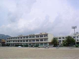 Junior high school. 2576m to Shizuoka Municipal Kagoue junior high school