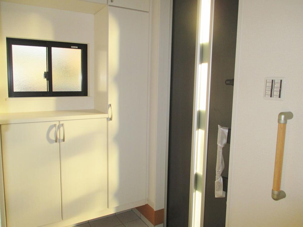 Entrance. Storage of large capacity, Bright entrance ☆