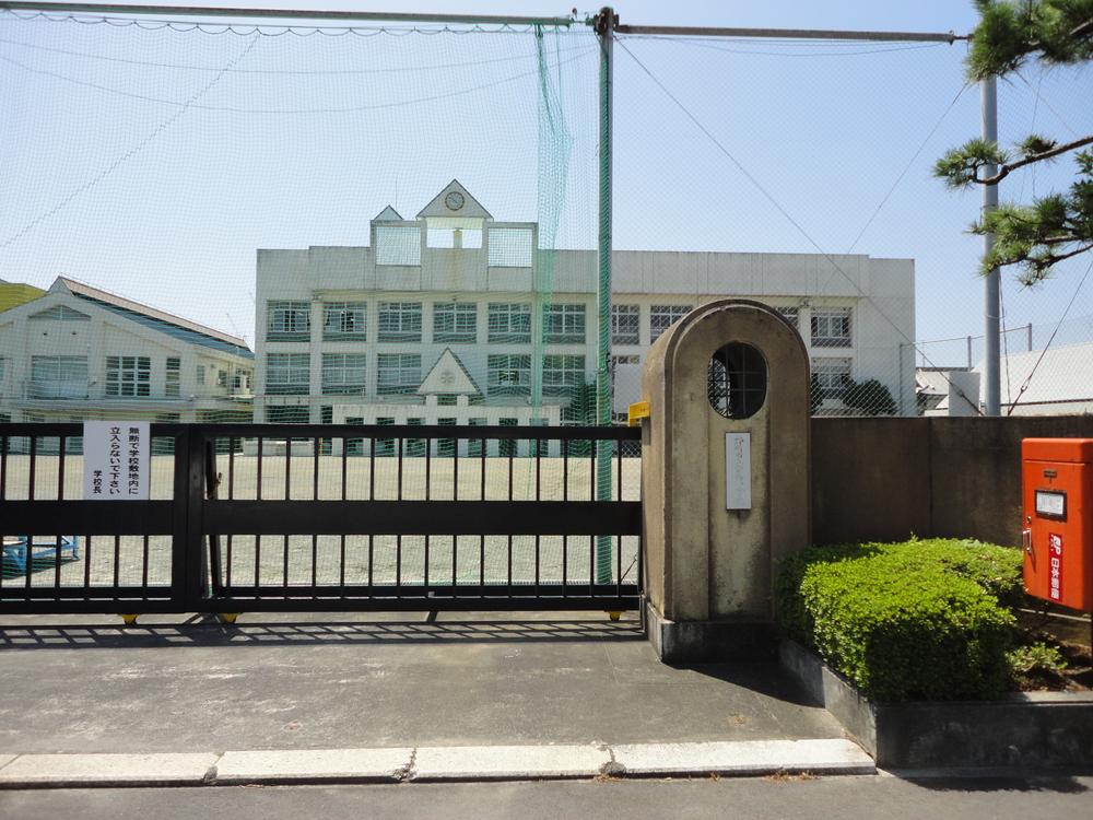 Primary school. 882m to Shizuoka City Anzai Elementary School
