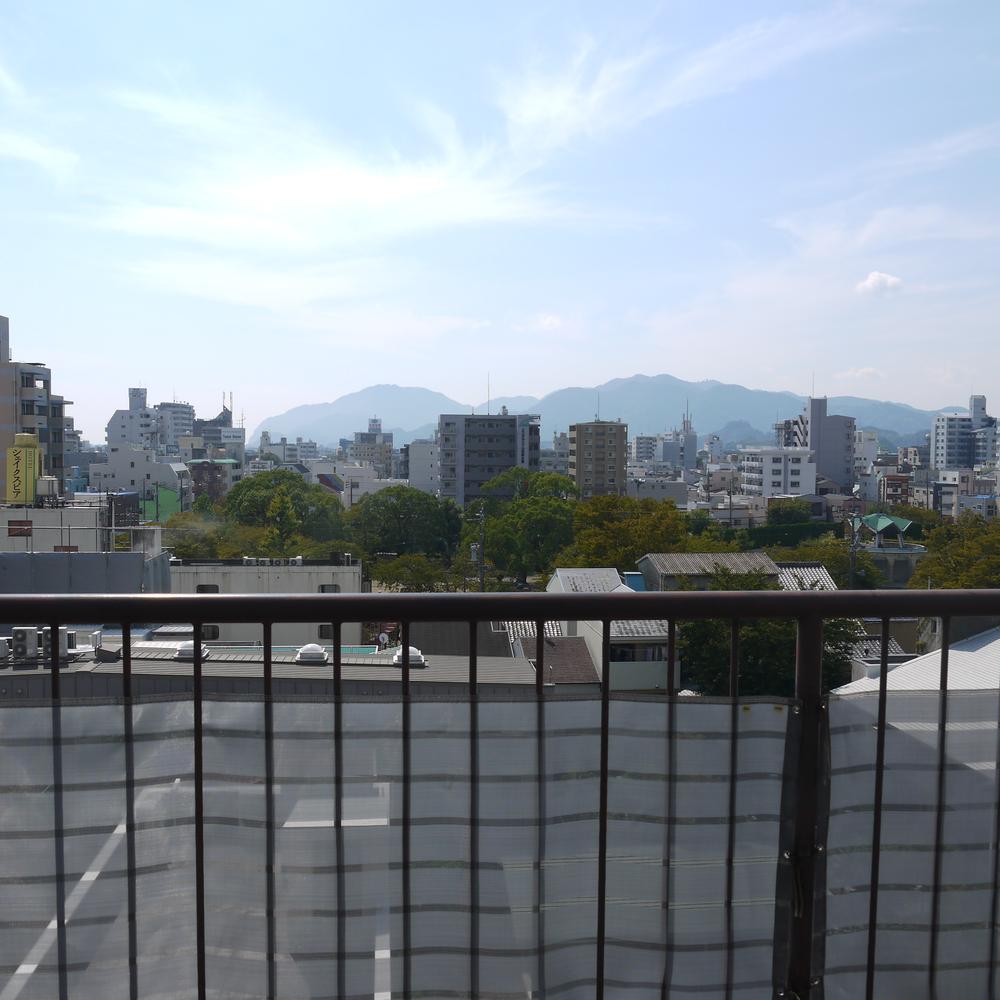 View photos from the dwelling unit. West: Abe direction. You can see fireworks in the summer.