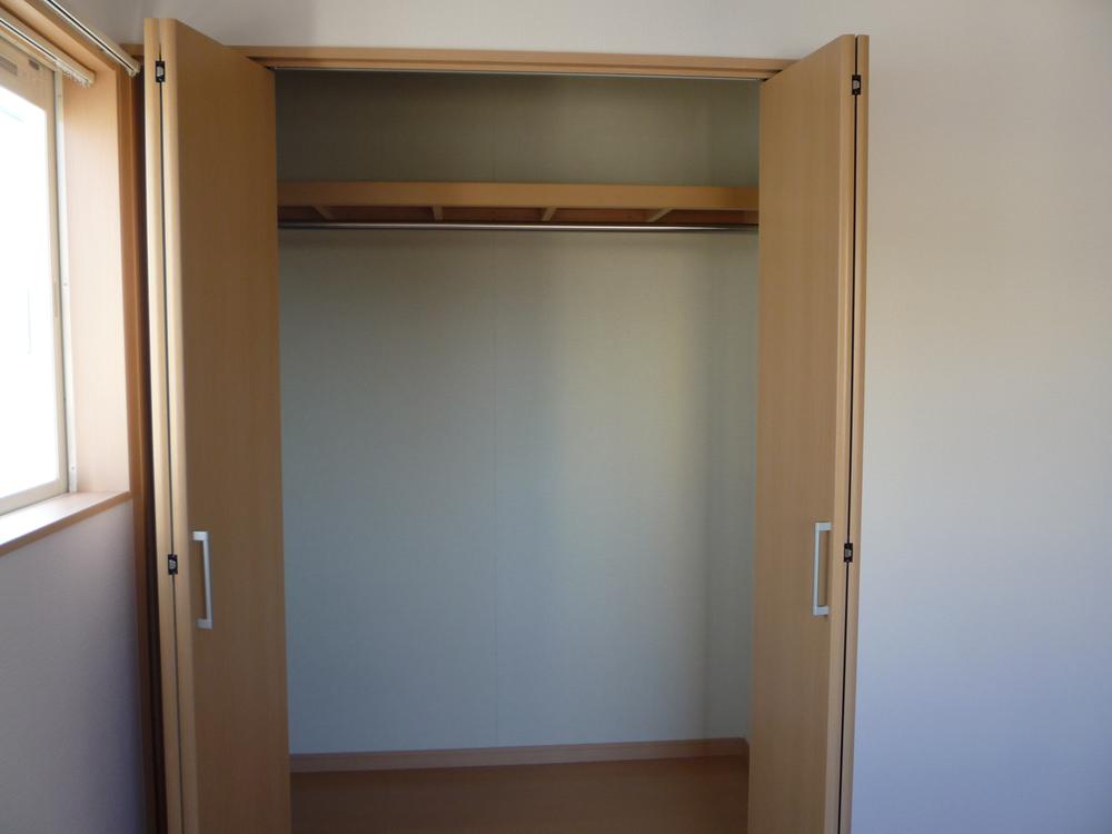 Same specifications photos (Other introspection). closet