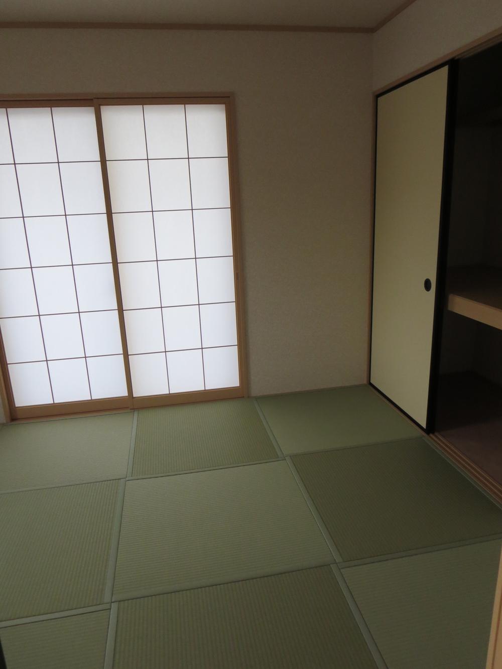 Non-living room. Japanese-style room of the same specification