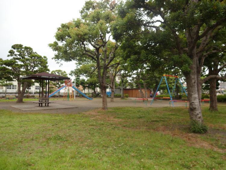 park. 840m until Ryunan Amatsubo park