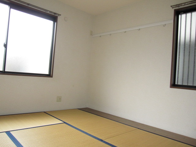 Living and room. Japanese-style room 6 quires