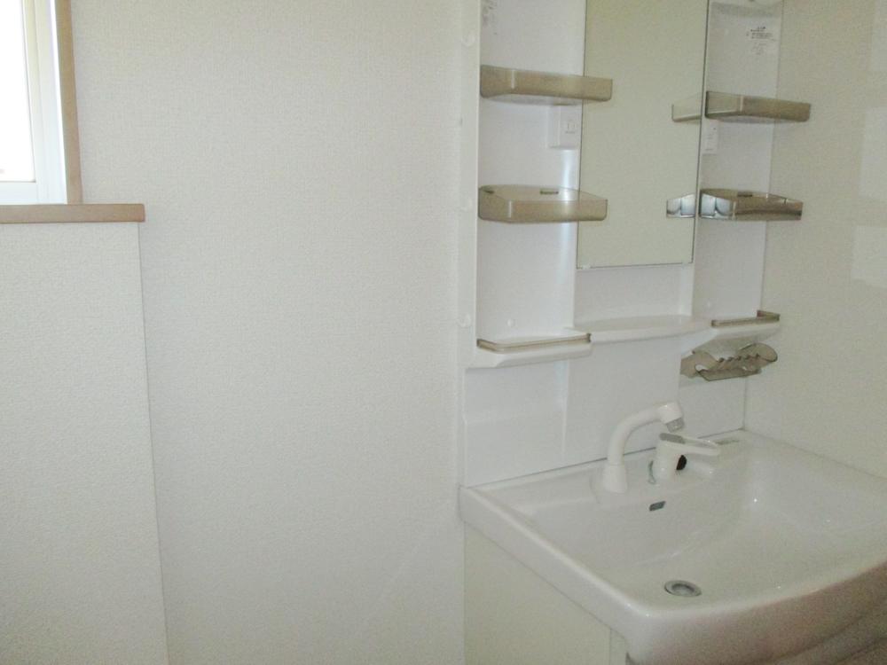 Wash basin, toilet