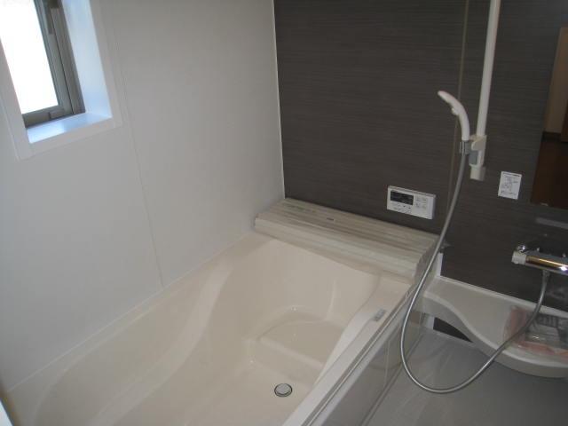 Bathroom. Indoor (11 May 2013) Shooting