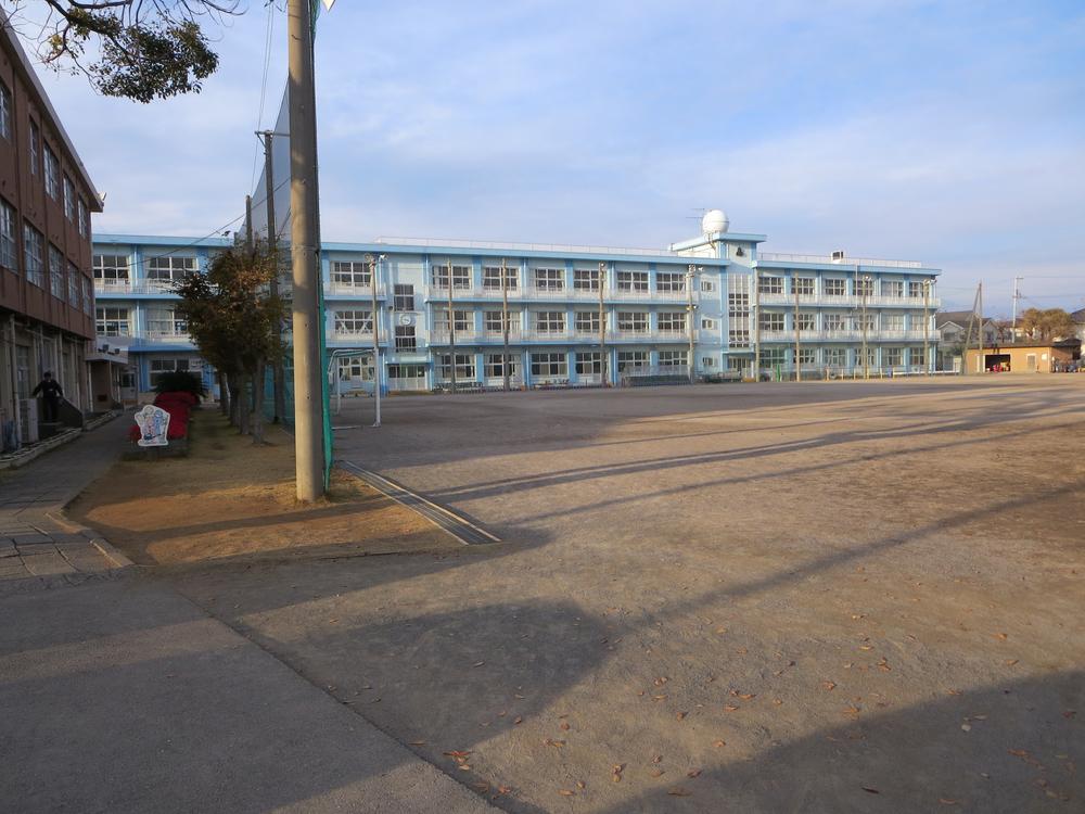Primary school. 447m to Shizuoka Municipal Shimizu Komagoshi Elementary School