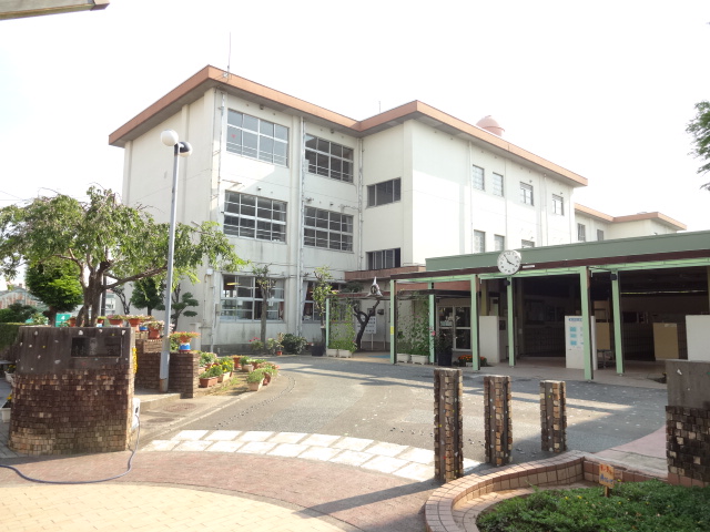 Primary school. 527m to Shizuoka City Shimizu Hamada elementary school (elementary school)