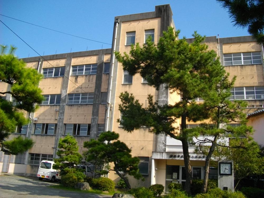Primary school. 614m until Shimizu cove elementary school