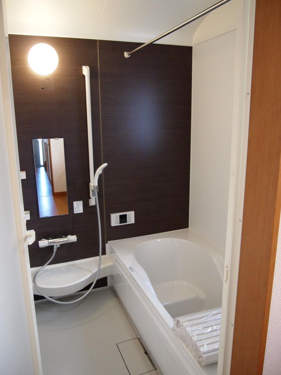 Bathroom. Indoor (12 May 2013) Shooting