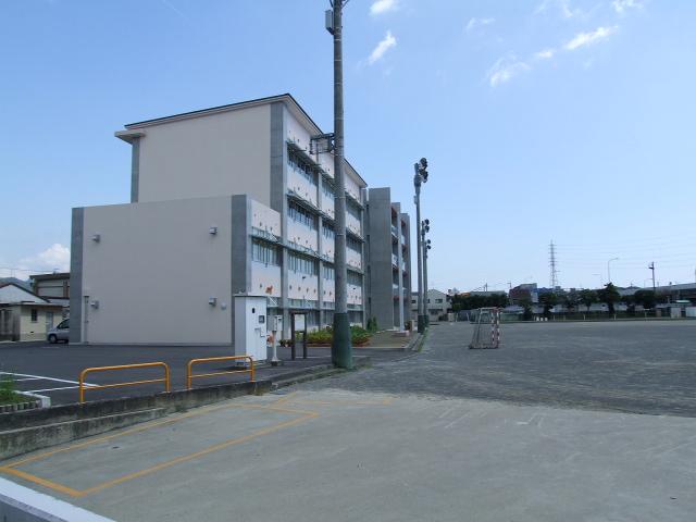 Primary school. 771m to Shizuoka City Shimizu Iida East Elementary School