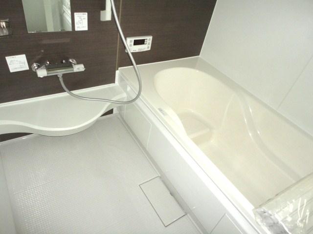 Same specifications photo (bathroom)