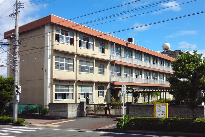 Primary school. Shizuoka Municipal Shimizu likelihood 1400m to the first elementary school