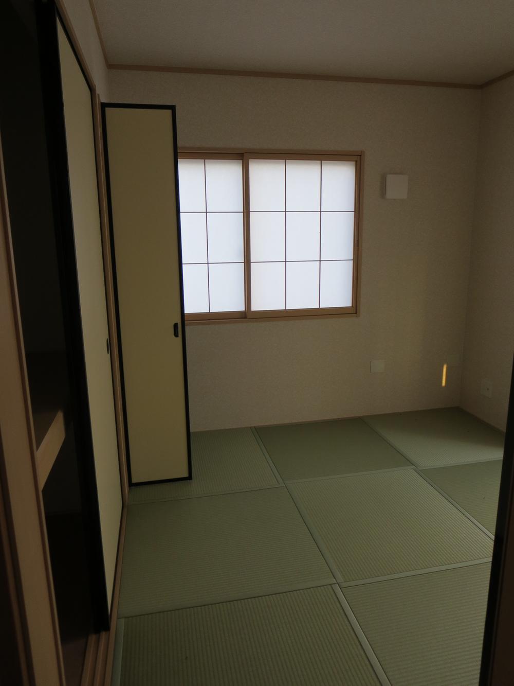 Non-living room. Japanese-style room of the same specification