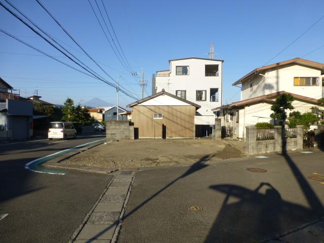 Local land photo. It is a quiet residential area. Local land photos (12 May 2013) Shooting