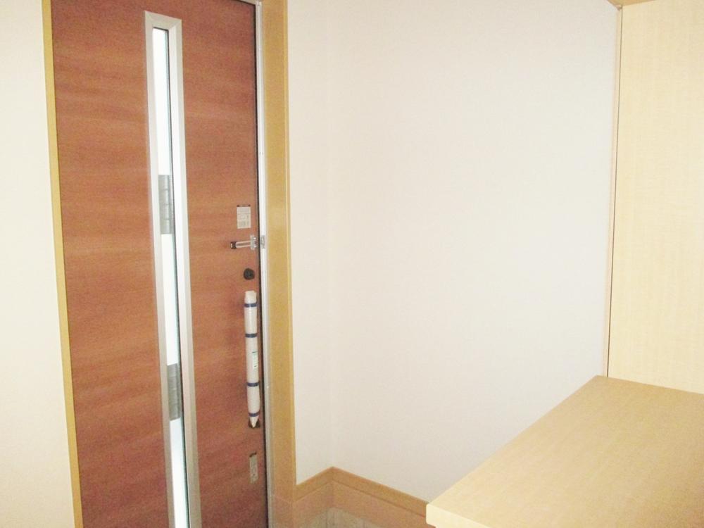 Entrance. There storage of a large capacity in front on ☆ 