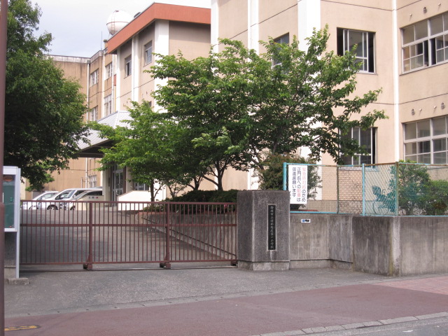 Primary school. 682m to Shimizu likelihood first elementary school (elementary school)