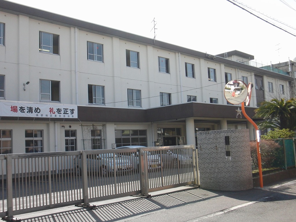 Junior high school. 454m to Shizuoka Municipal Shimizu sixth junior high school (junior high school)