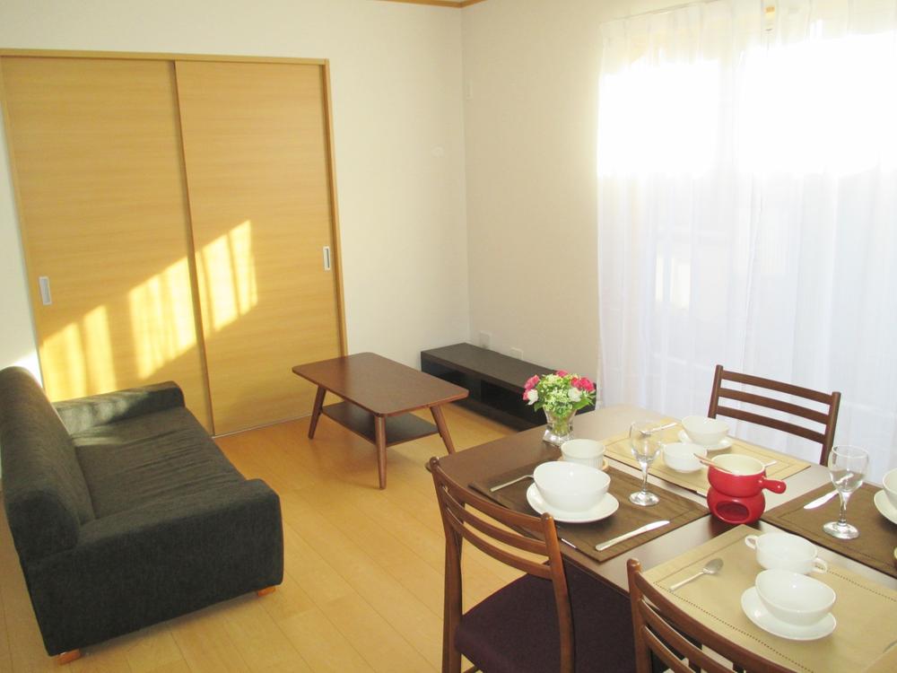 Living. You have to place the furniture to the reference of the arrangement ☆