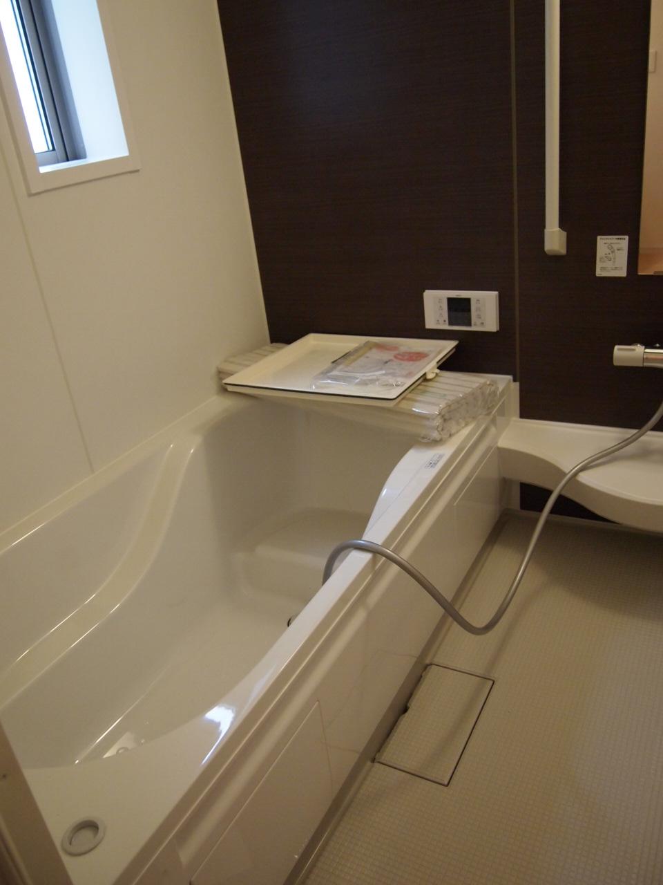 Bathroom. Indoor (12 May 2013) Shooting