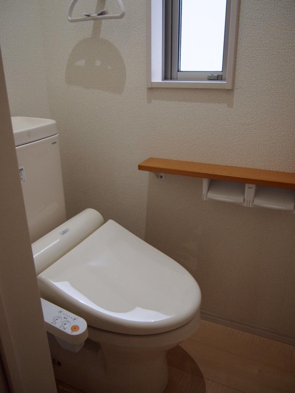 Toilet. Indoor (12 May 2013) Shooting